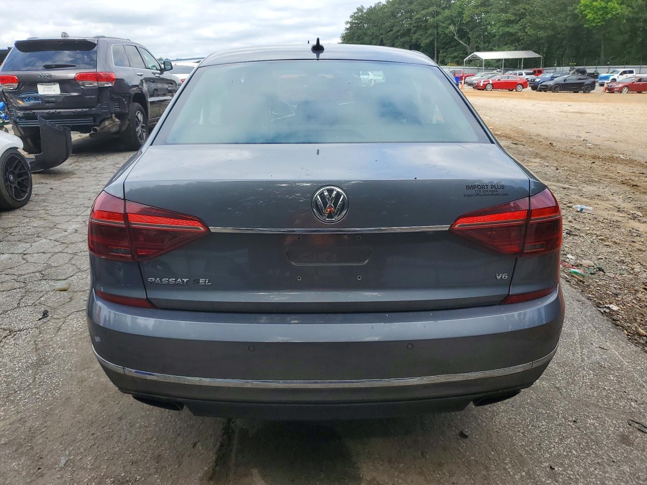 2017 Volkswagen Passat Sel Premium - Image 6