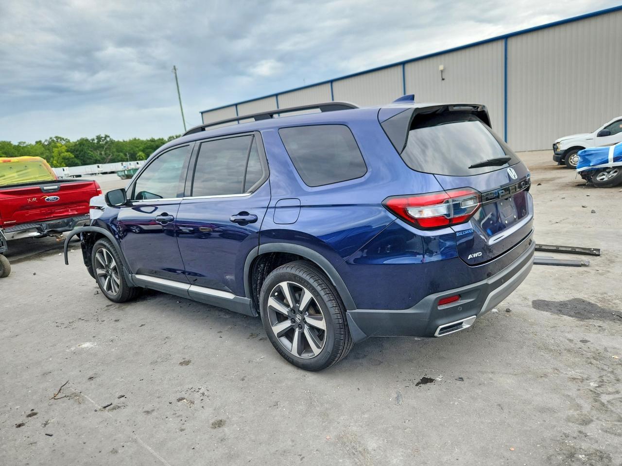 2023 Honda Pilot Touring - Фото 2