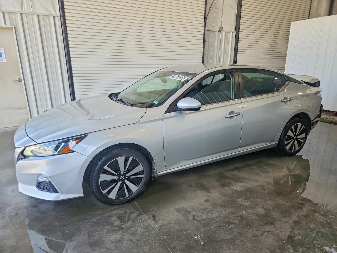 2022 Nissan Altima Sv