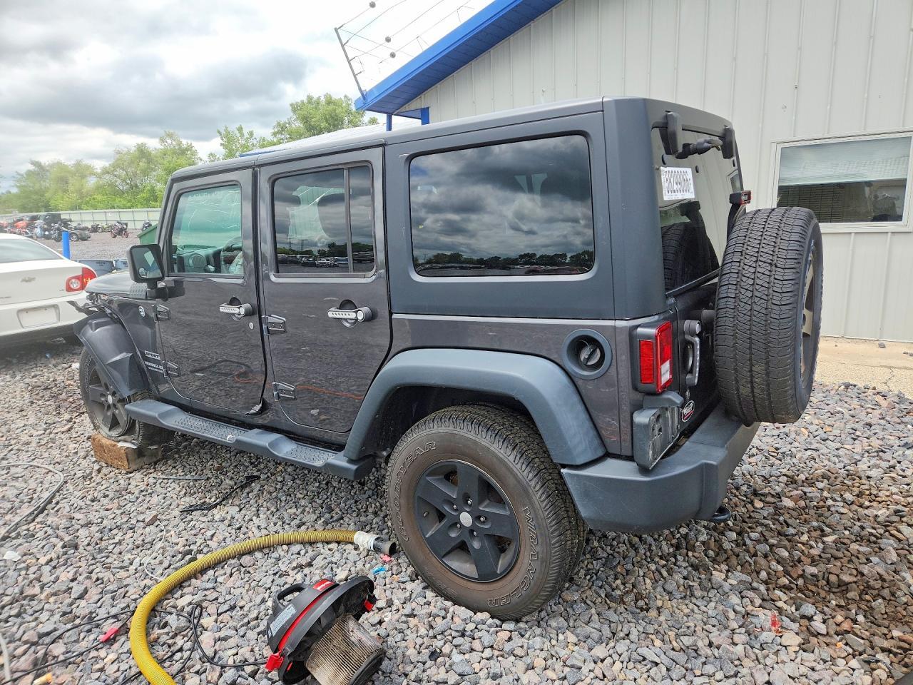 2017 Jeep Wrangler Unlimited Sport - Фото 2