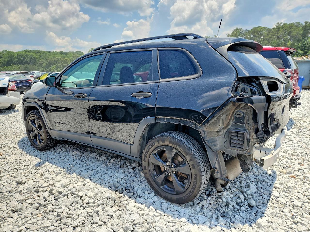 2016 Jeep Cherokee Sport - Фото 2