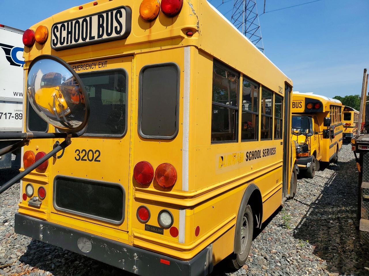 2011 Chevrolet Express School Bus - Image 3