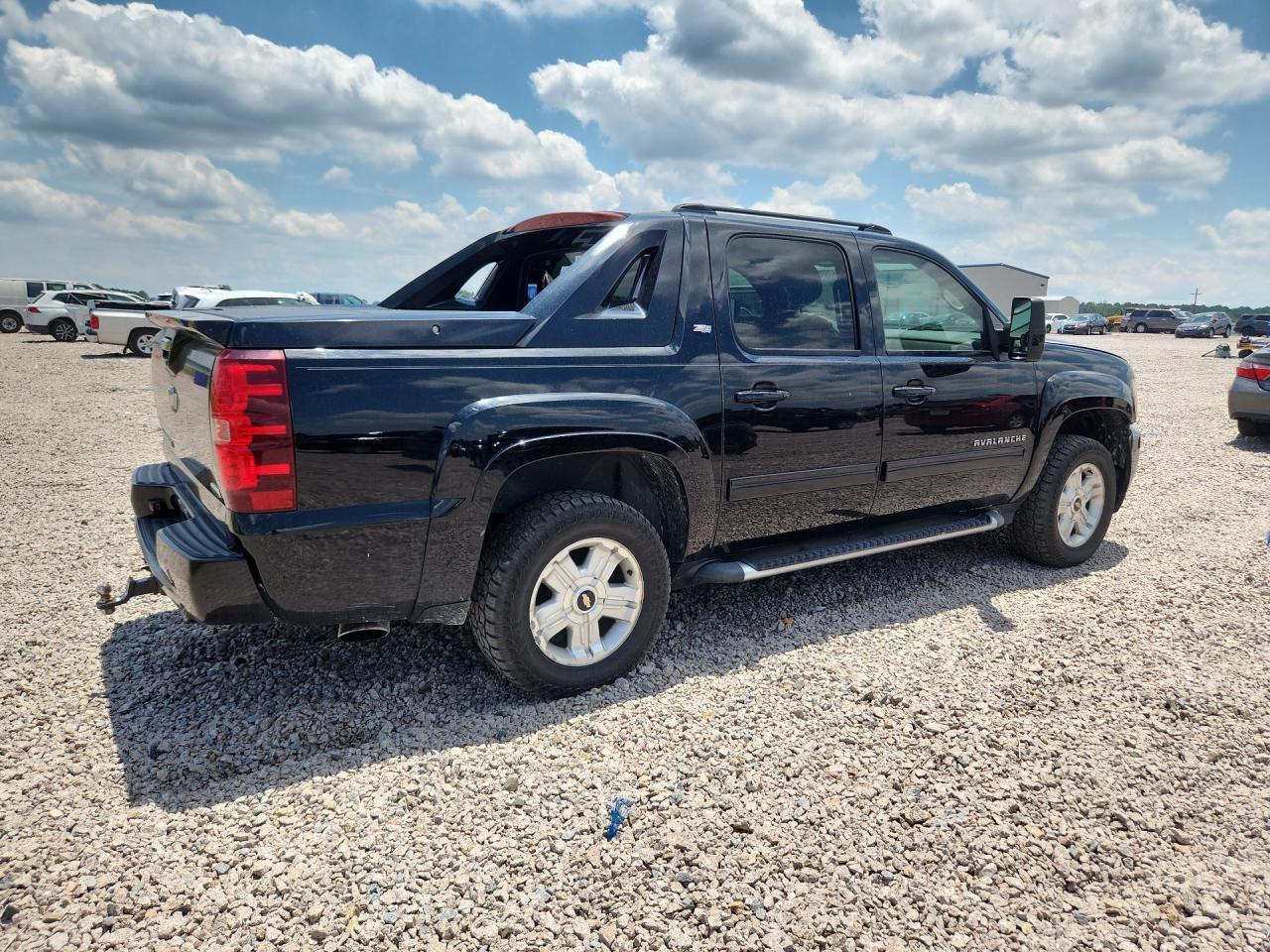 2011 Chevrolet Avalanche Lt - Фото 3