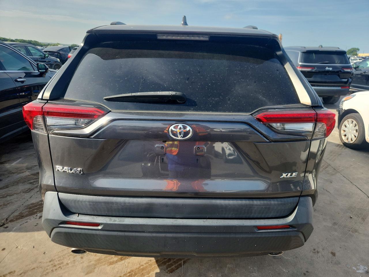 2021 Toyota Rav4 Xle Premium - Фото 6