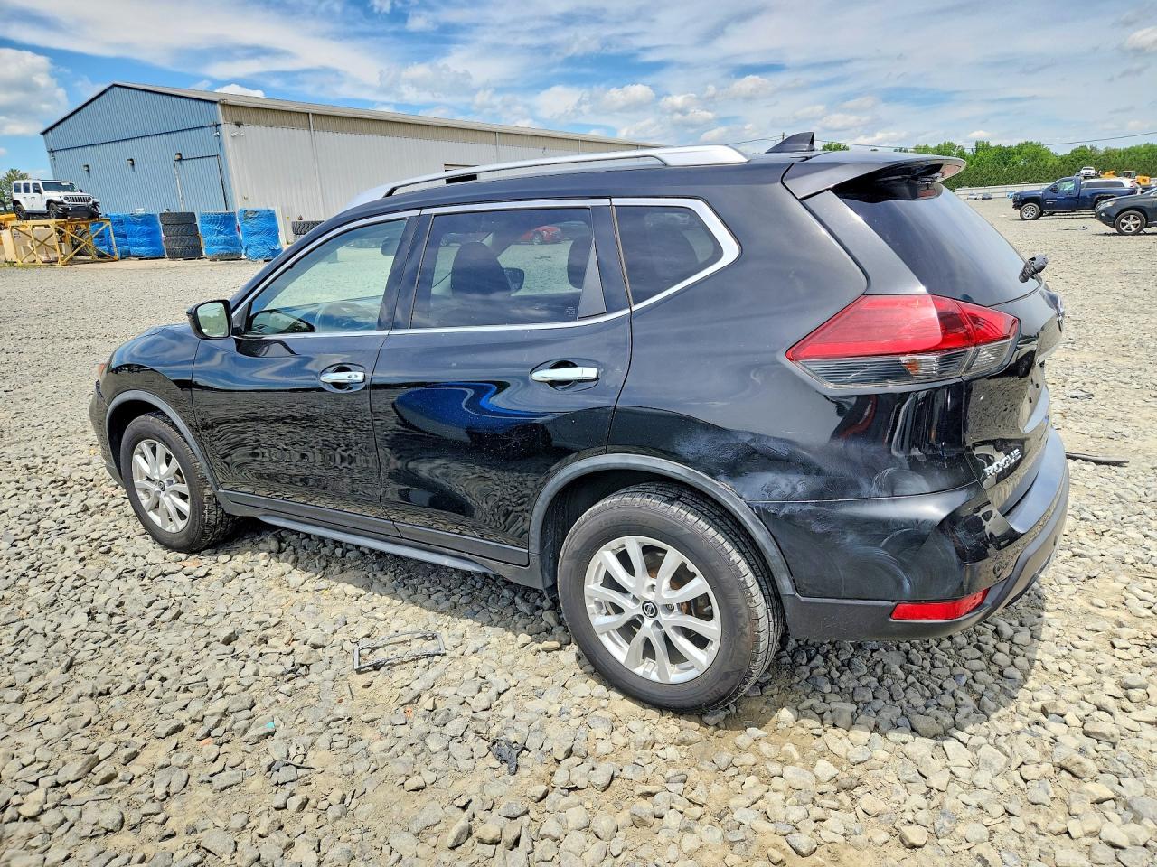 2019 Nissan Rogue Sv - Image 2