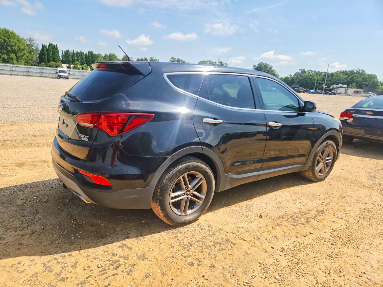 2018 Hyundai Santa Fe Sport 2.4L - Image 3