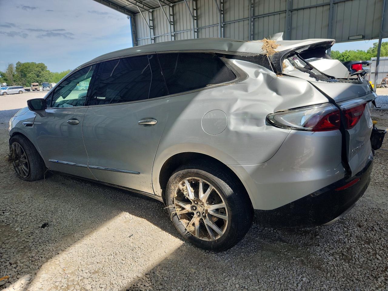 2022 Buick Enclave Premium - Фото 2