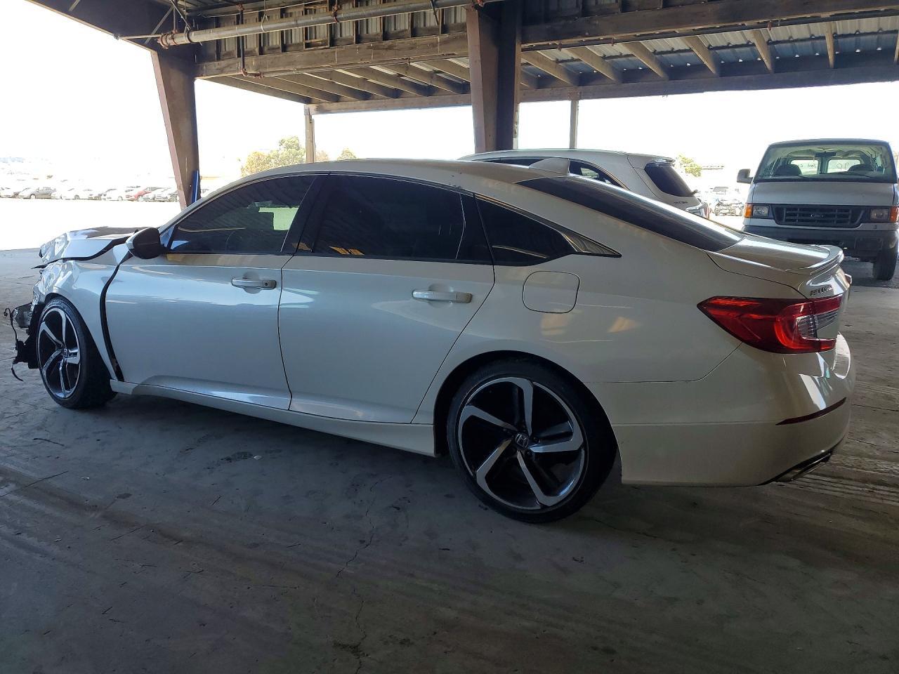 2018 Honda Accord Sport - Image 2