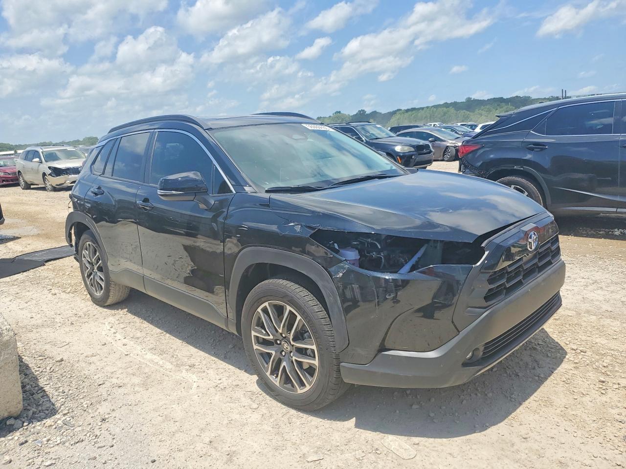 2026 Toyota Corolla Cross Xle - Image 4
