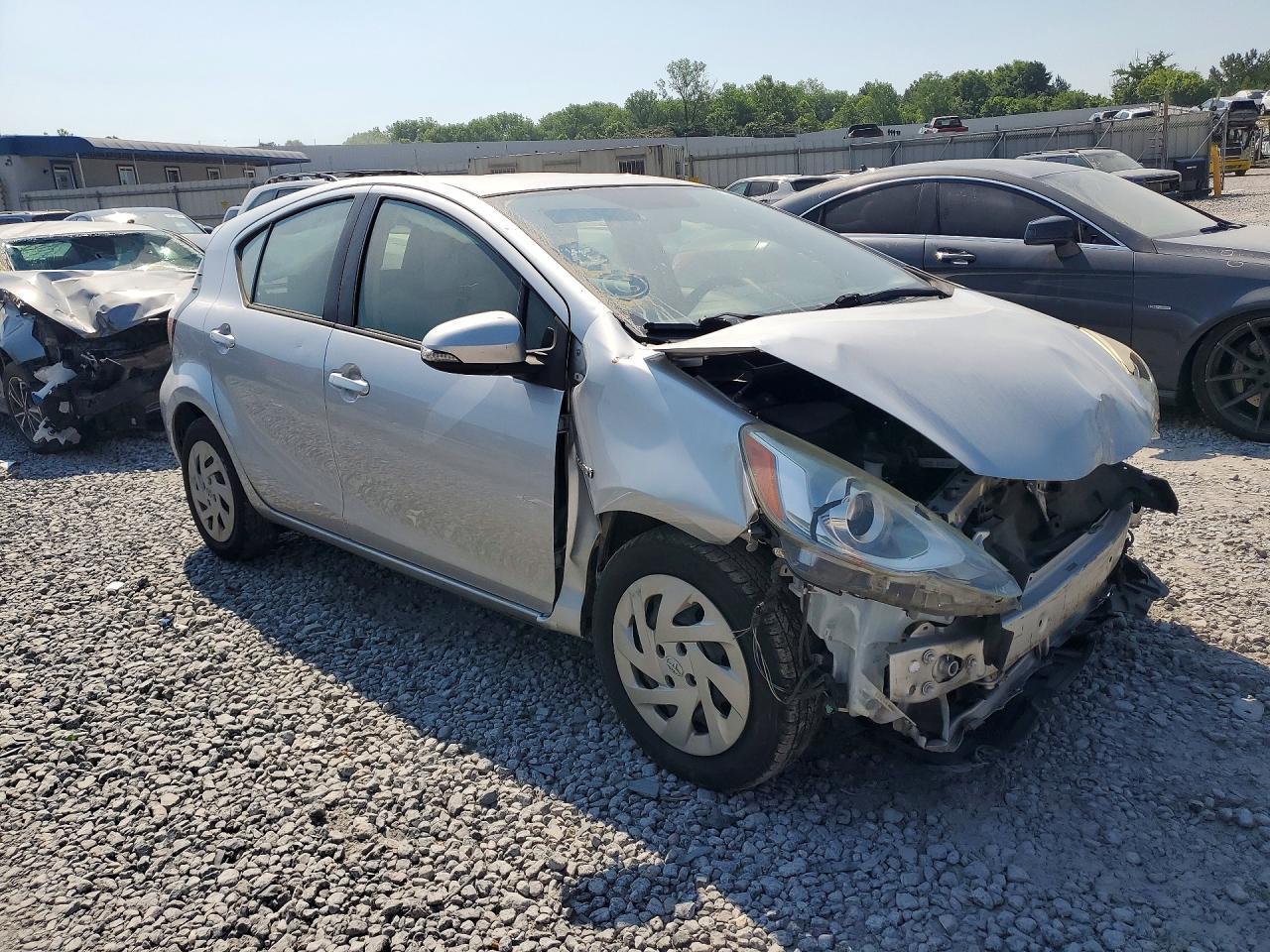 2016 Toyota Prius C - Фото 4