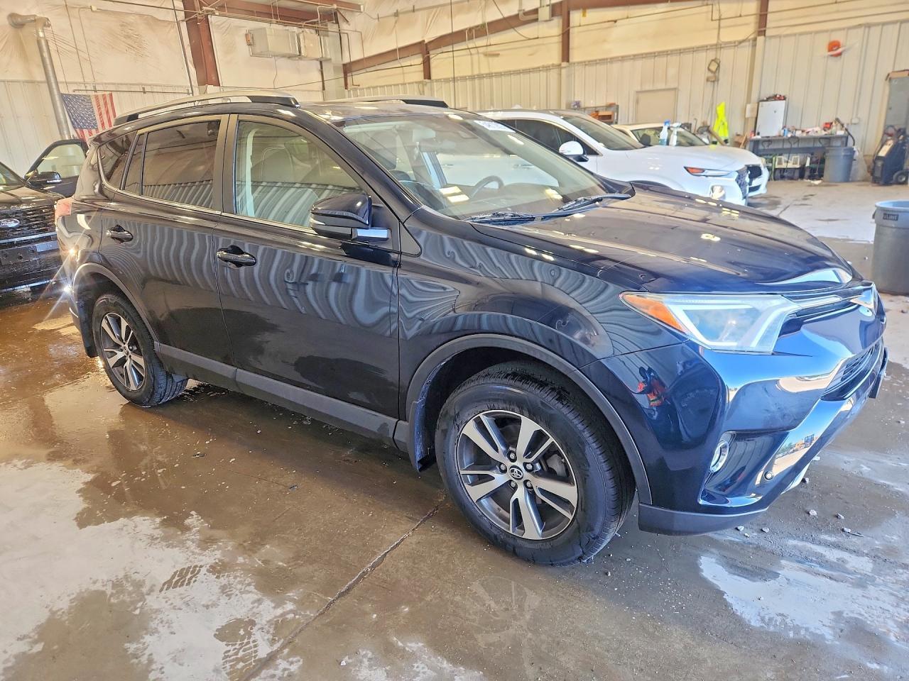 2017 Toyota Rav4 Xle - Фото 4