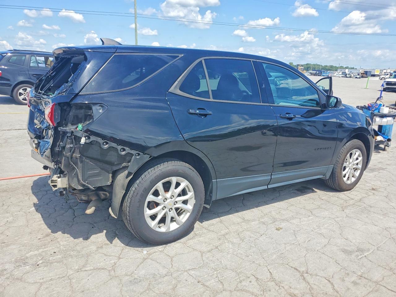 2019 Chevrolet Equinox Ls - Фото 3