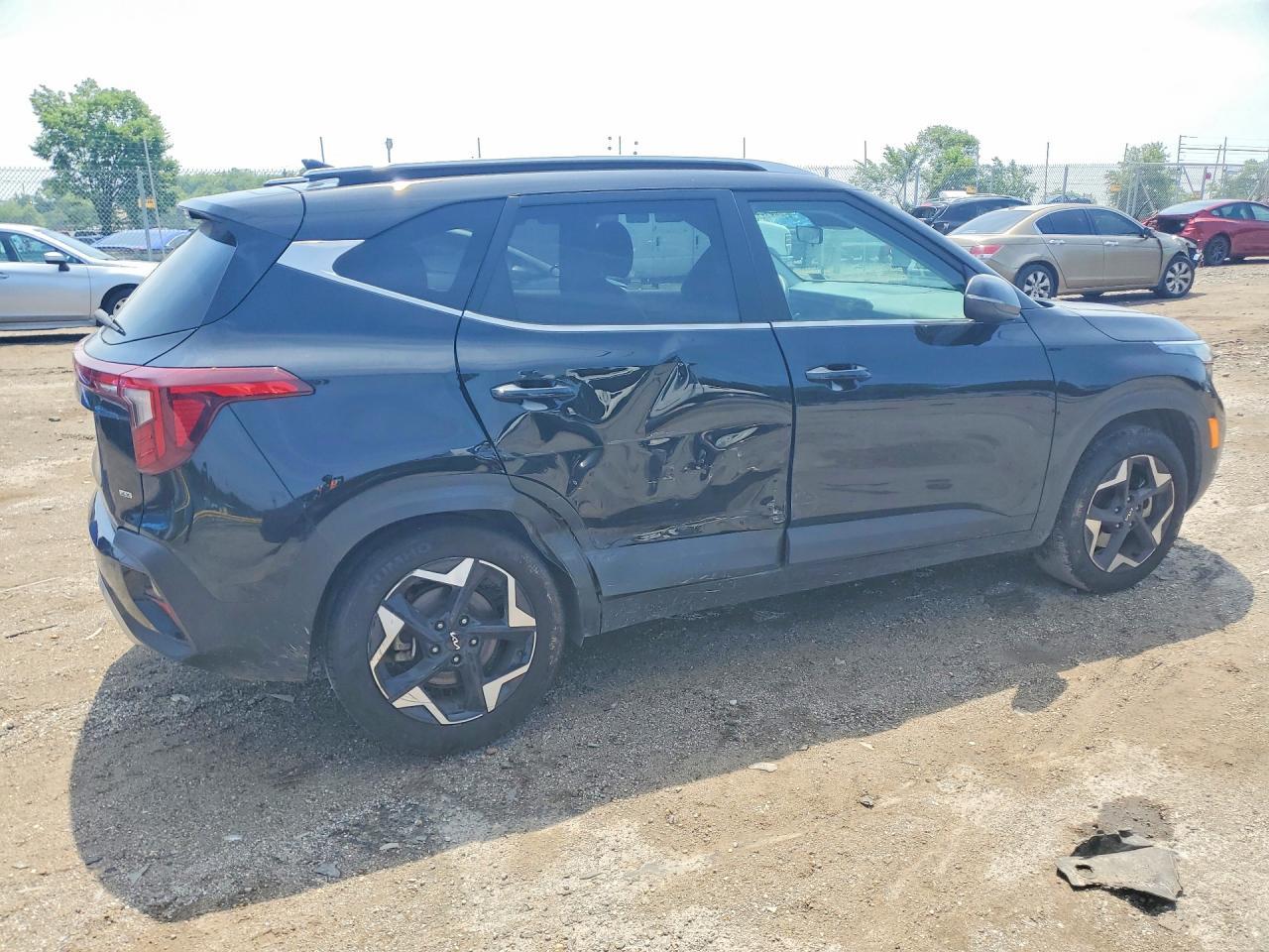 2025 Kia Seltos Ex - Image 3