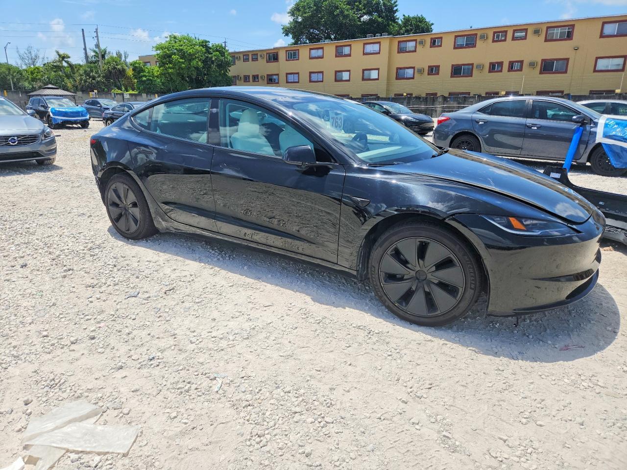 2024 Tesla Model 3 - Фото 4