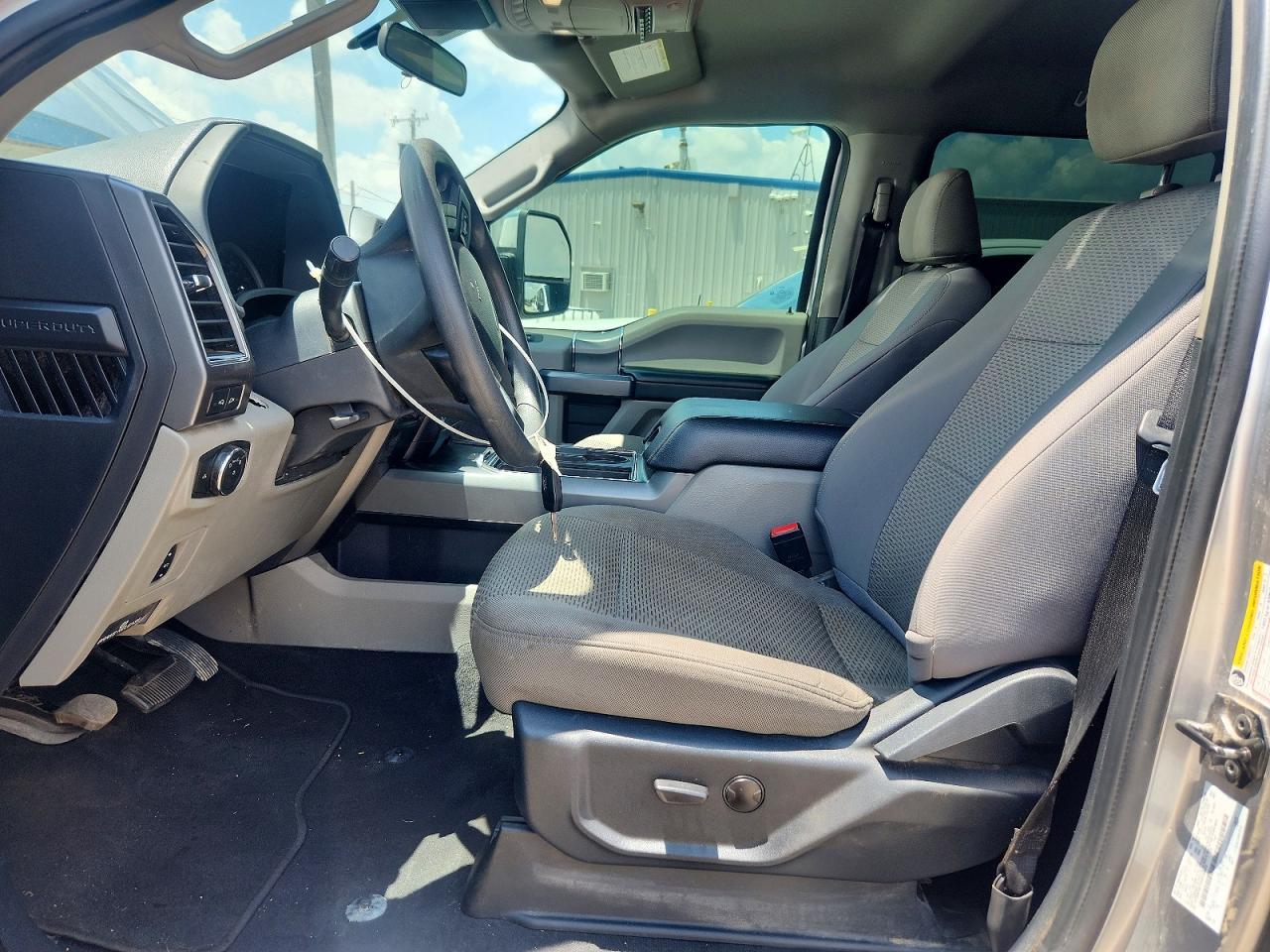 2022 Ford F350 Super Duty - Фото 7