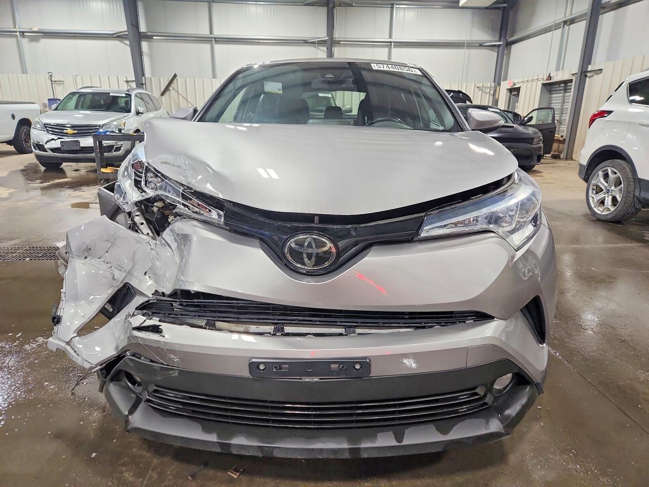 2018 Toyota C-Hr Xle Premium - Фото 5