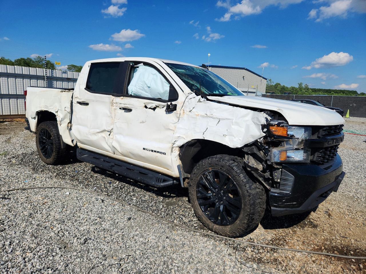 2019 Chevrolet Silverado K1500 Trail Boss Custom - Image 4