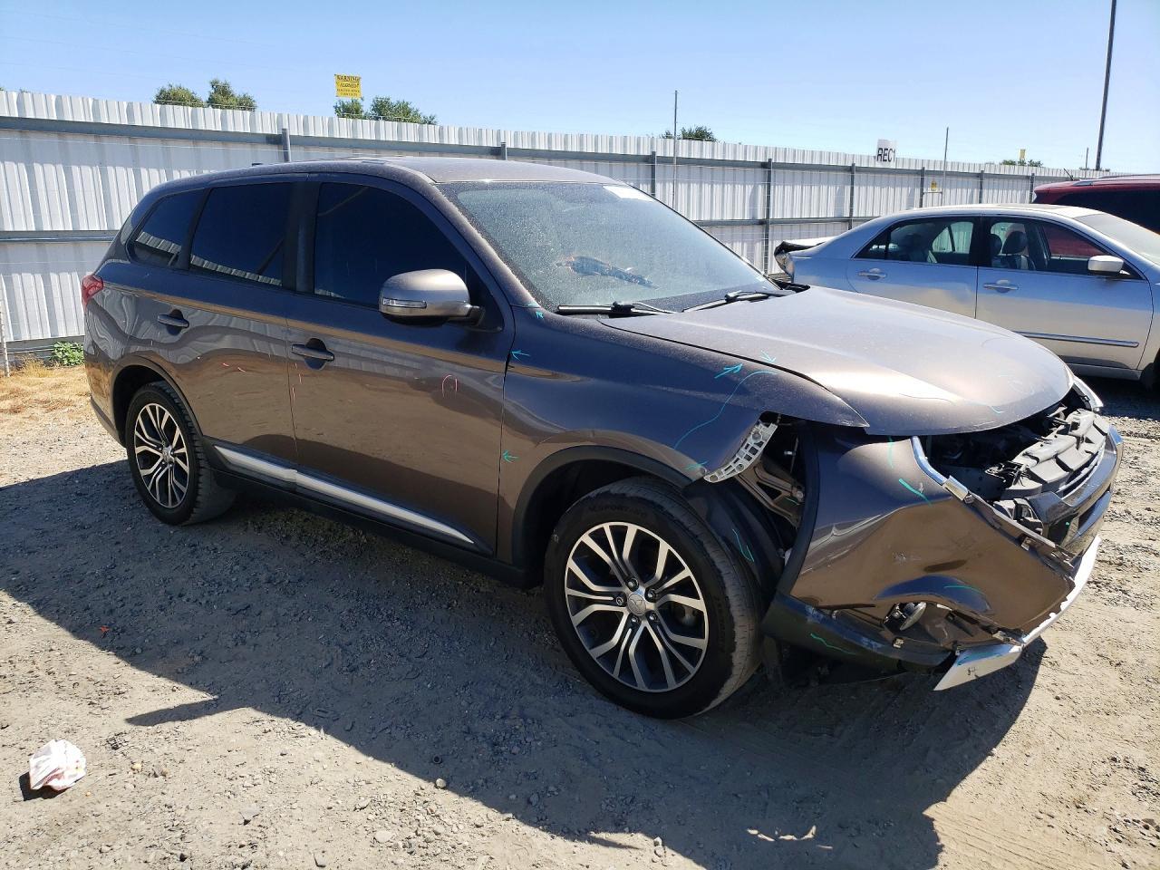 2017 Mitsubishi Outlander Se - Image 4