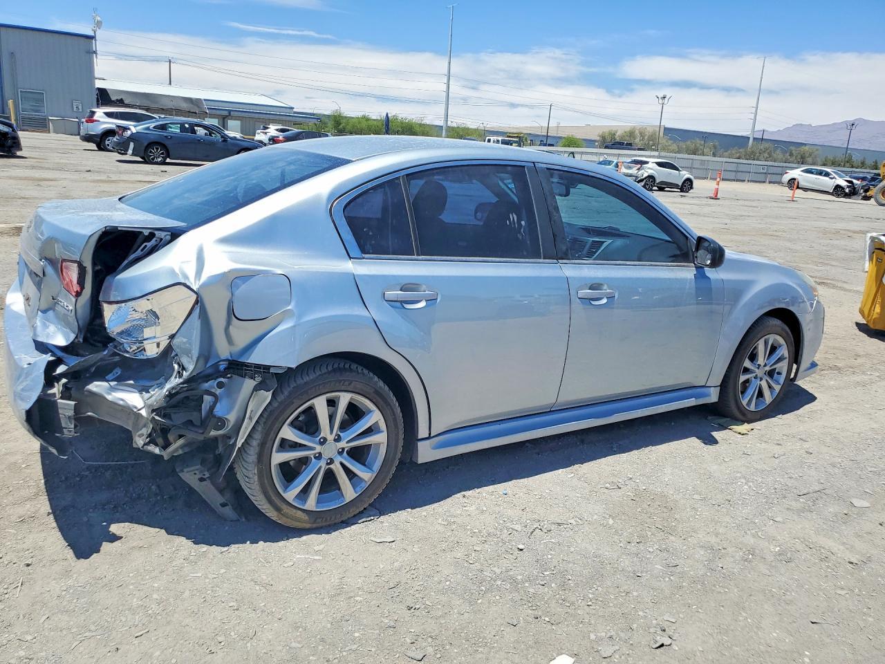 2014 Subaru Legacy 2.5I - Фото 3