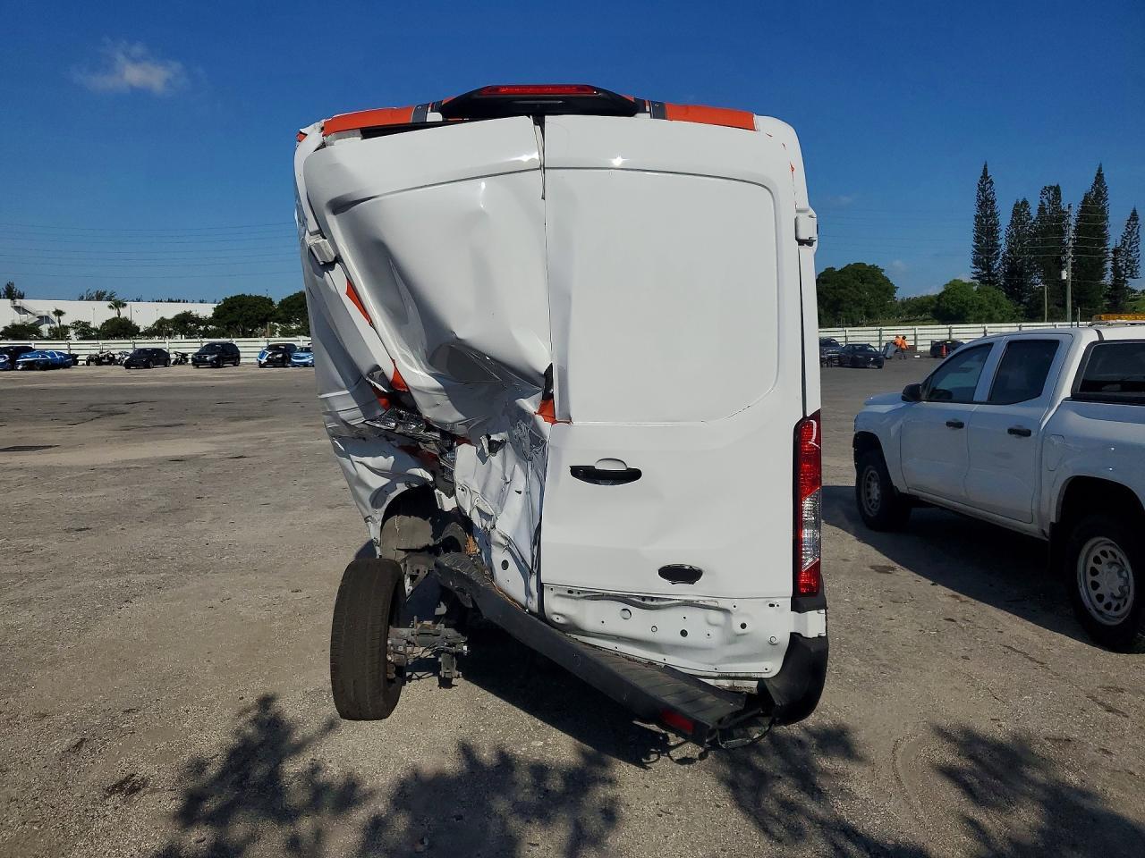 2025 Ford Transit T-250 - Фото 6