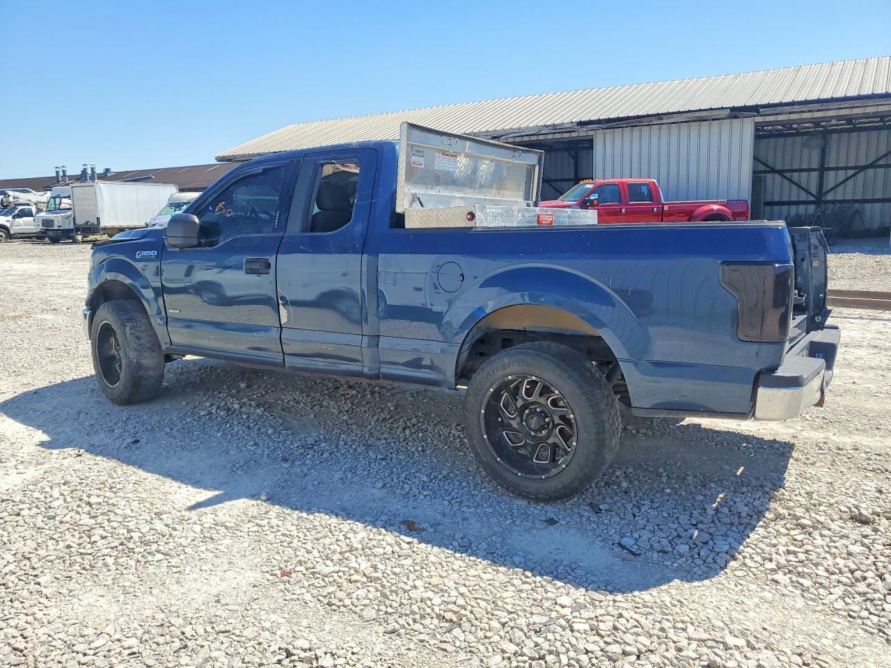 2016 Ford F150 Super Cab - Фото 2