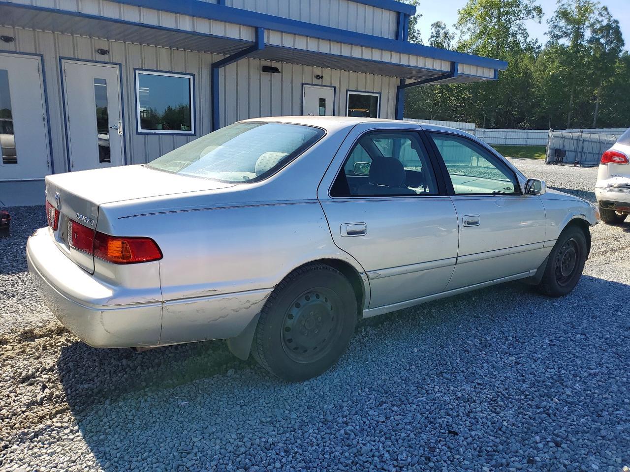 2001 Toyota Camry Ce - Фото 3