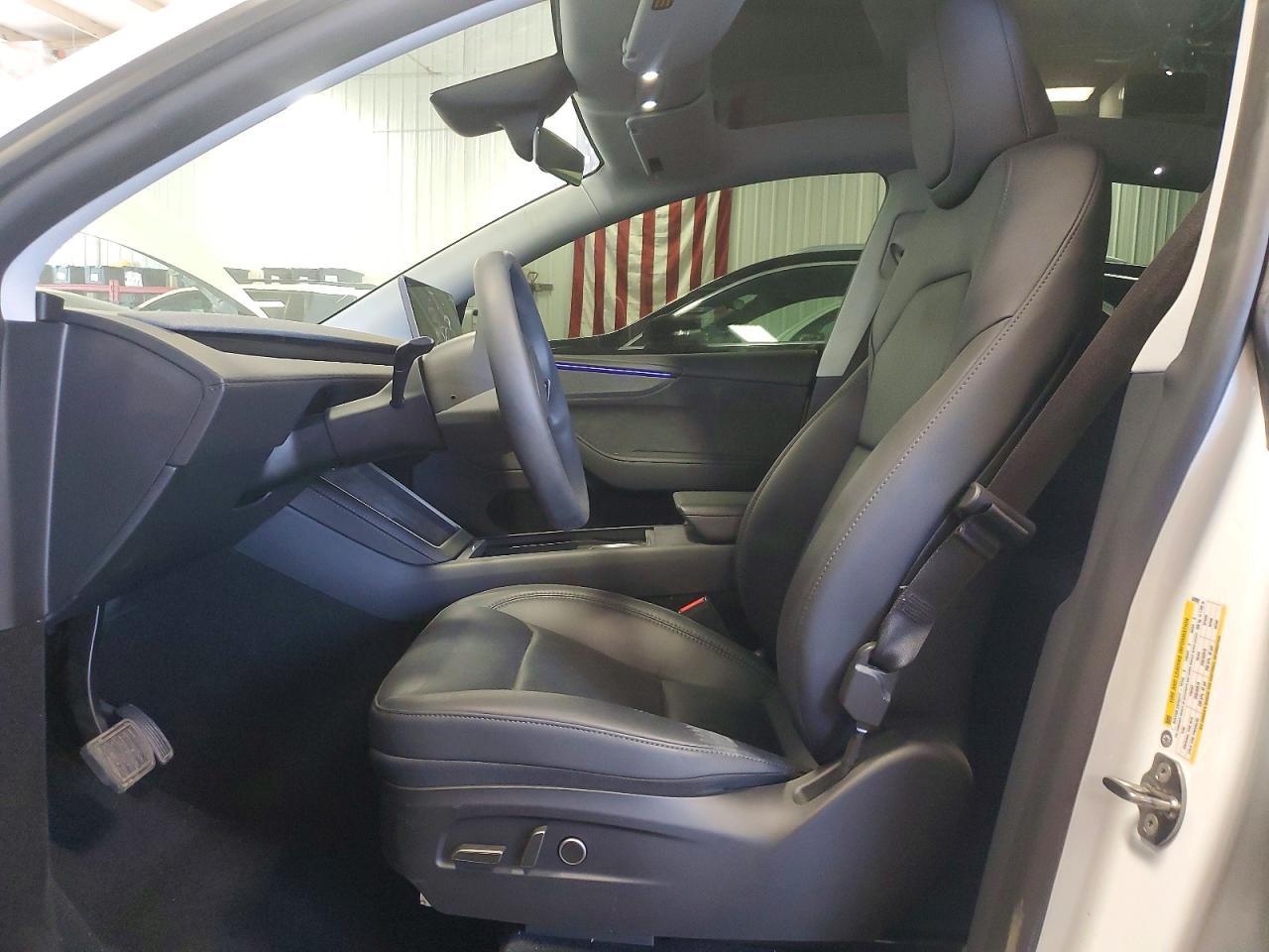 2026 Tesla Model Y - Фото 7