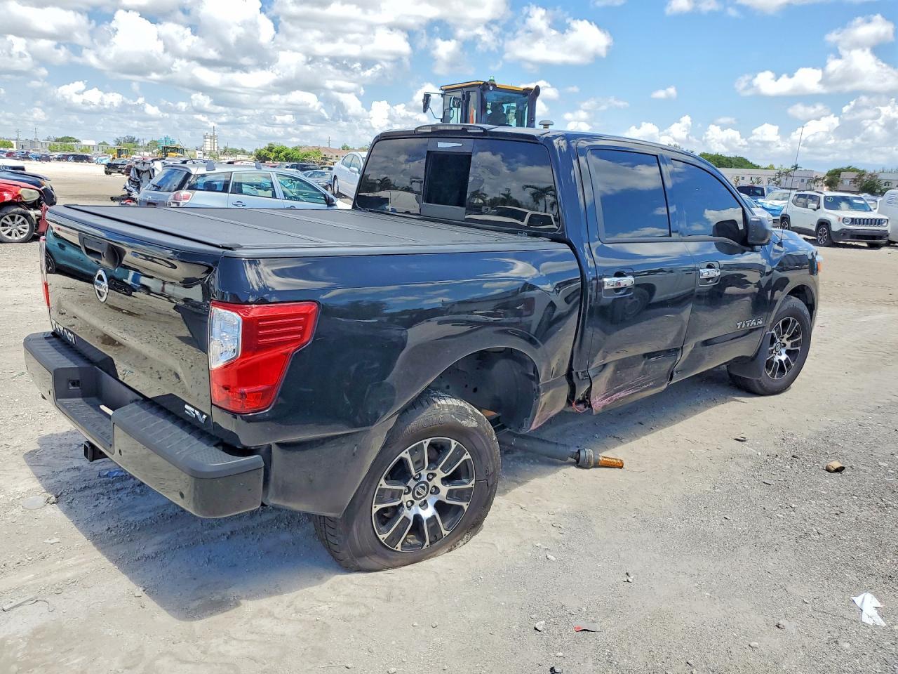 2021 Nissan Titan Sv - Фото 3