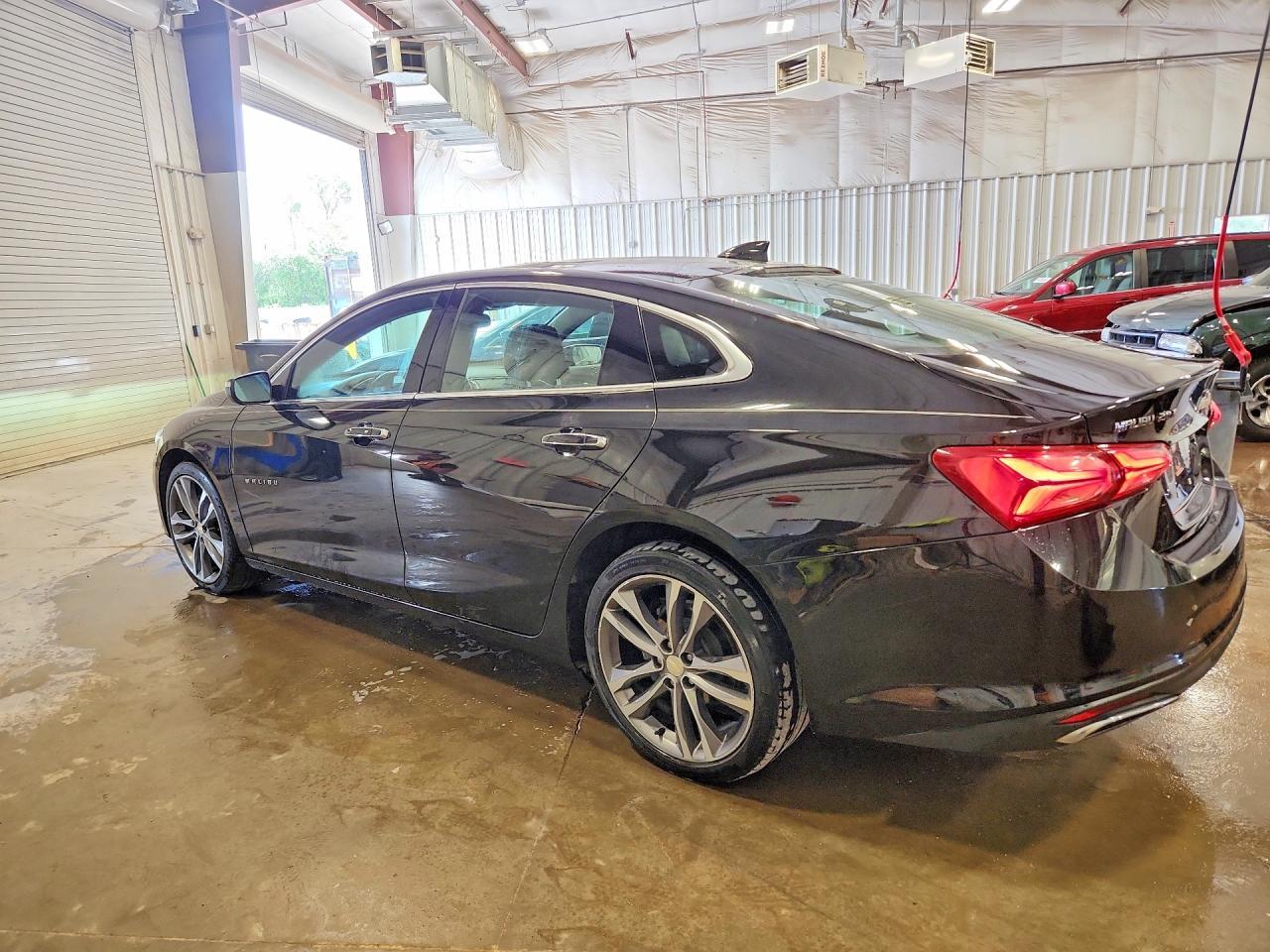 2019 Chevrolet Malibu Premier - Фото 2
