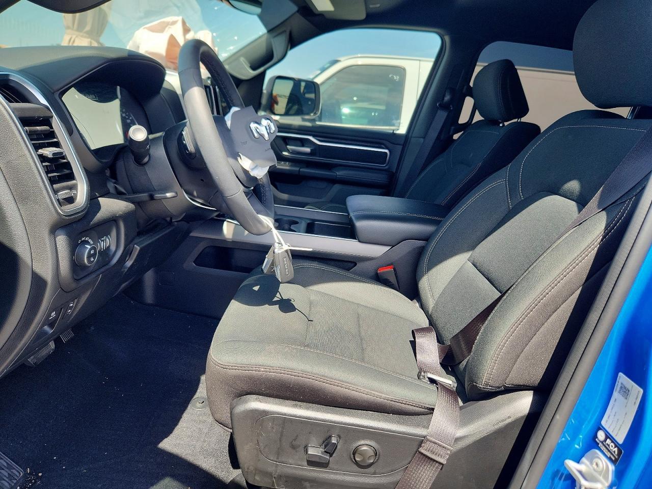 2025 Ram 1500 - Image 7