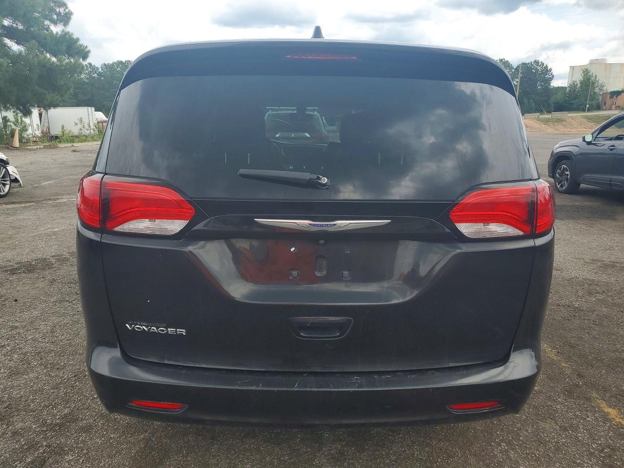 2020 Chrysler Voyager Lxi - Image 6