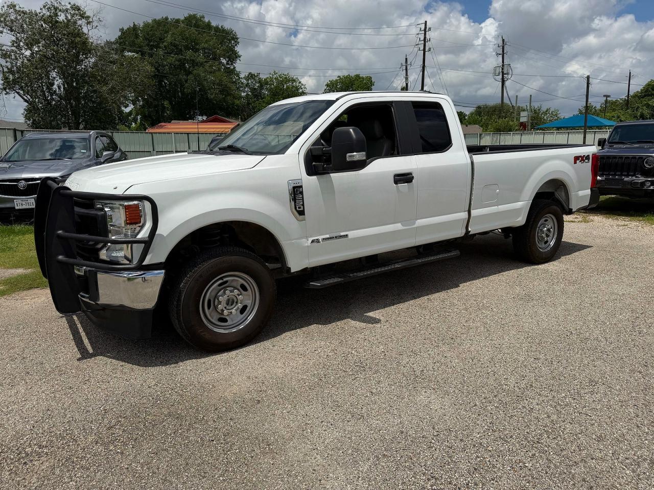 2022 Ford F250 Super Duty - Image 2