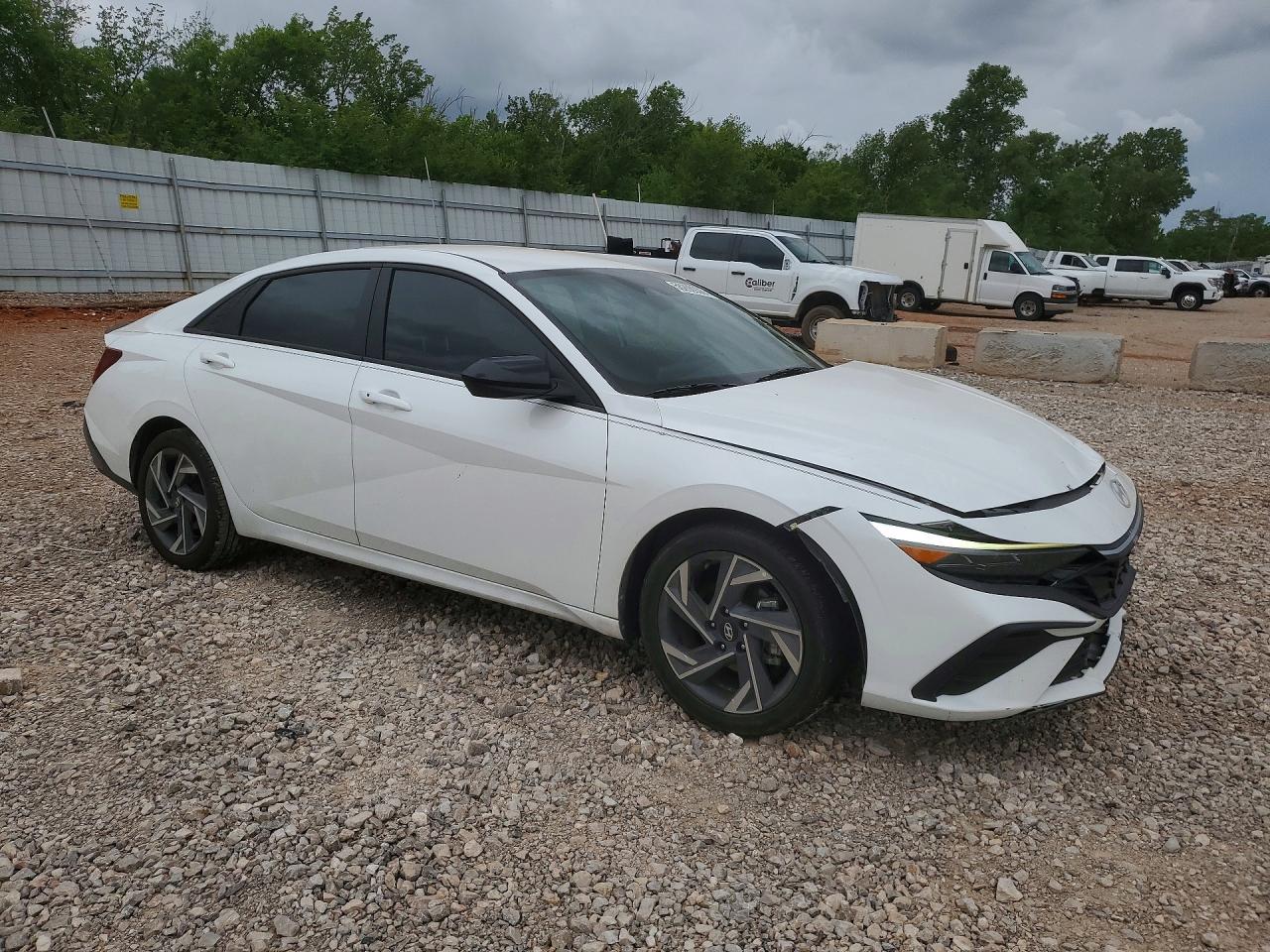 2025 Hyundai Elantra Hybrid Sel Sport - Image 4