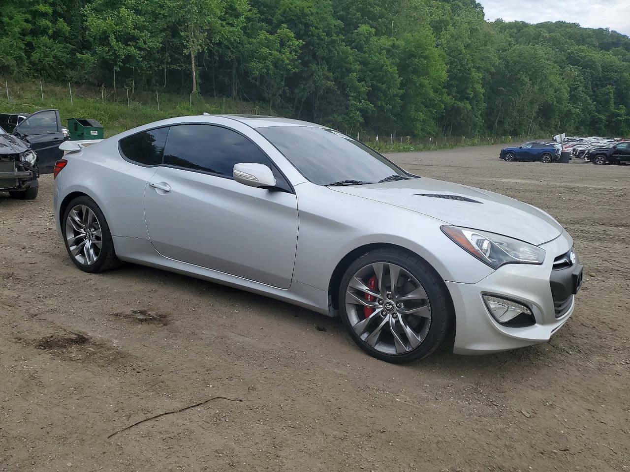 2015 Hyundai Genesis Coupe 3.8 Ultimate - Image 4