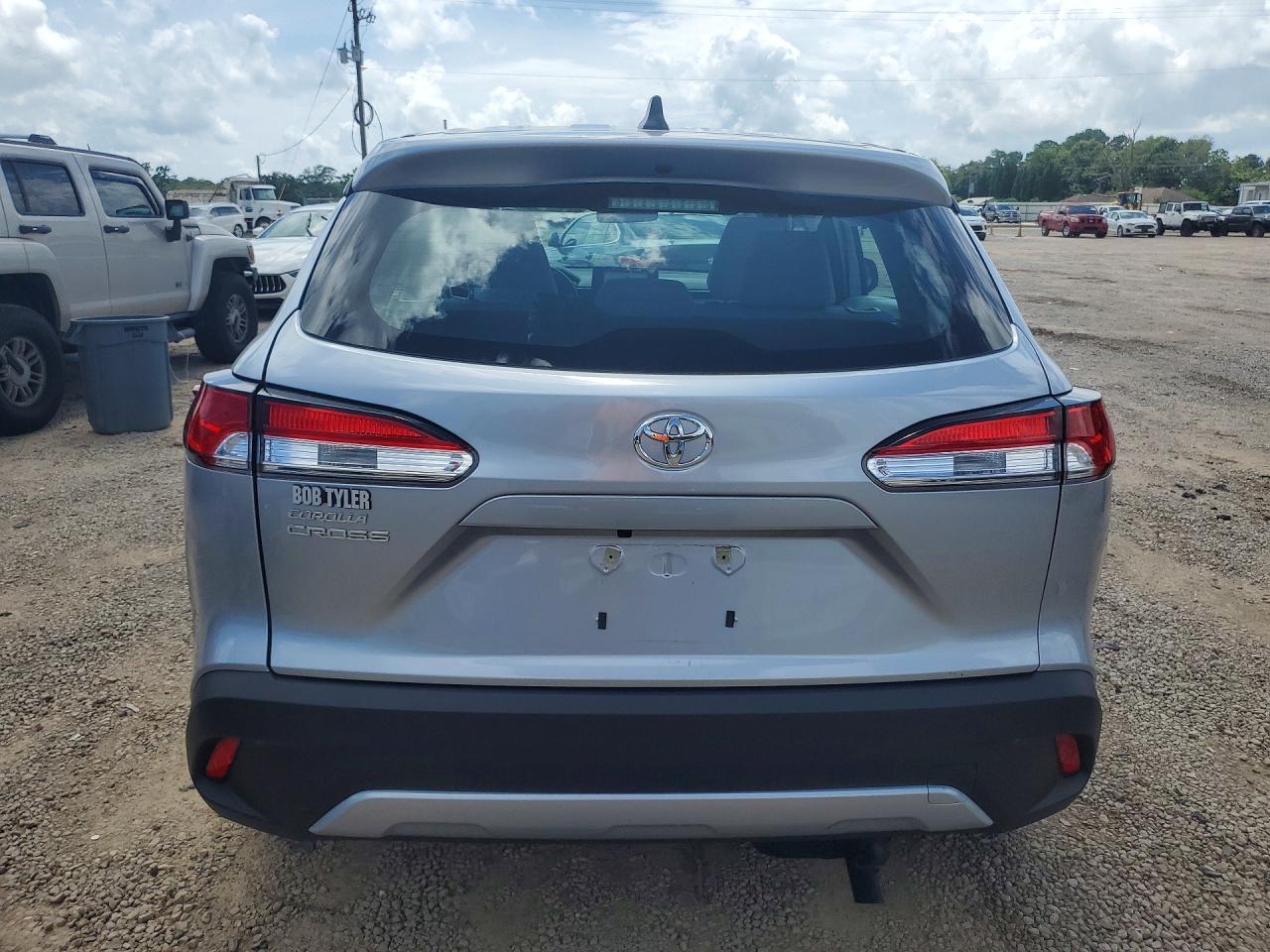 2025 Toyota Corolla Cross L - Image 6