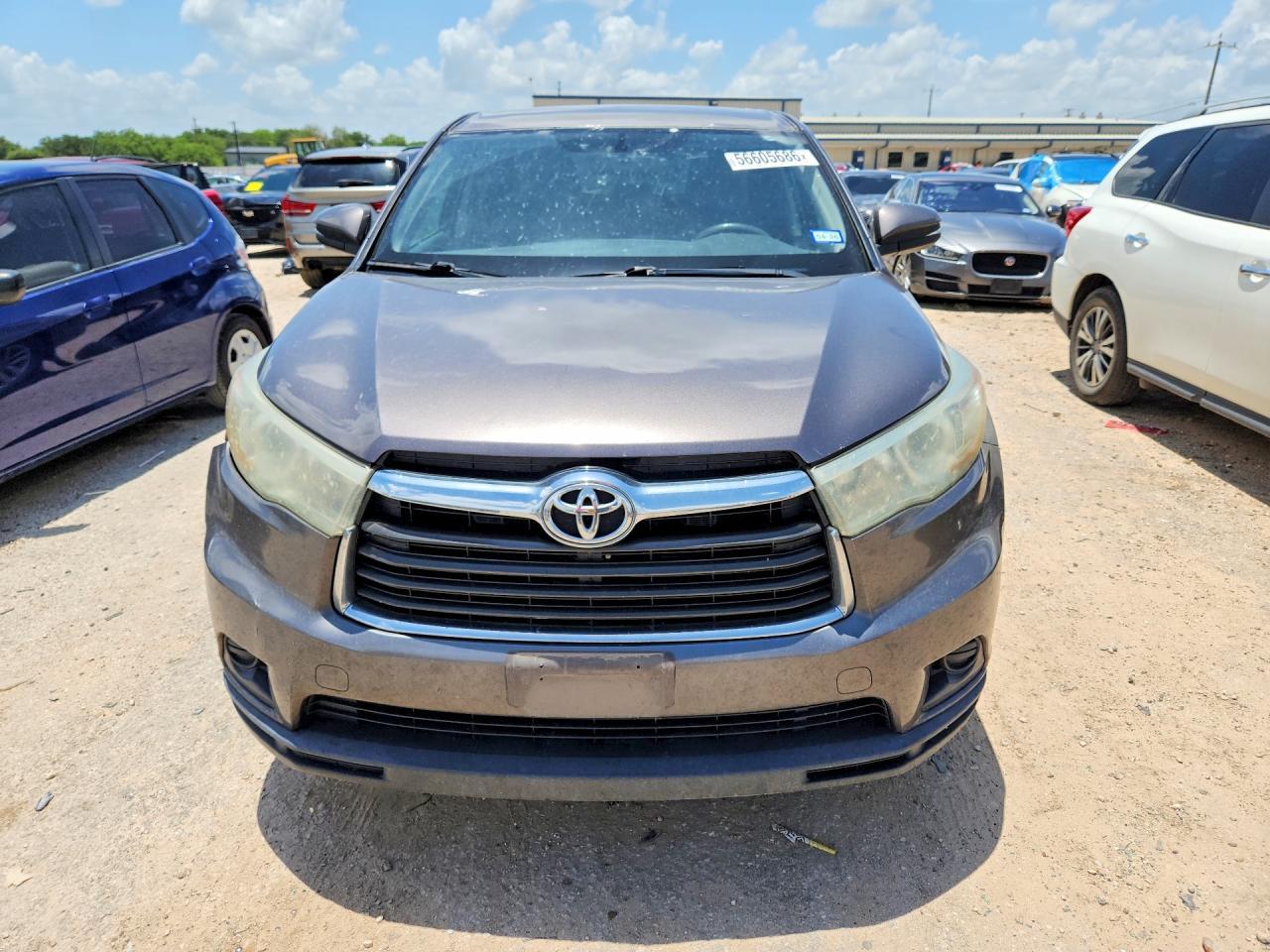 2015 Toyota Highlander Le - Image 5