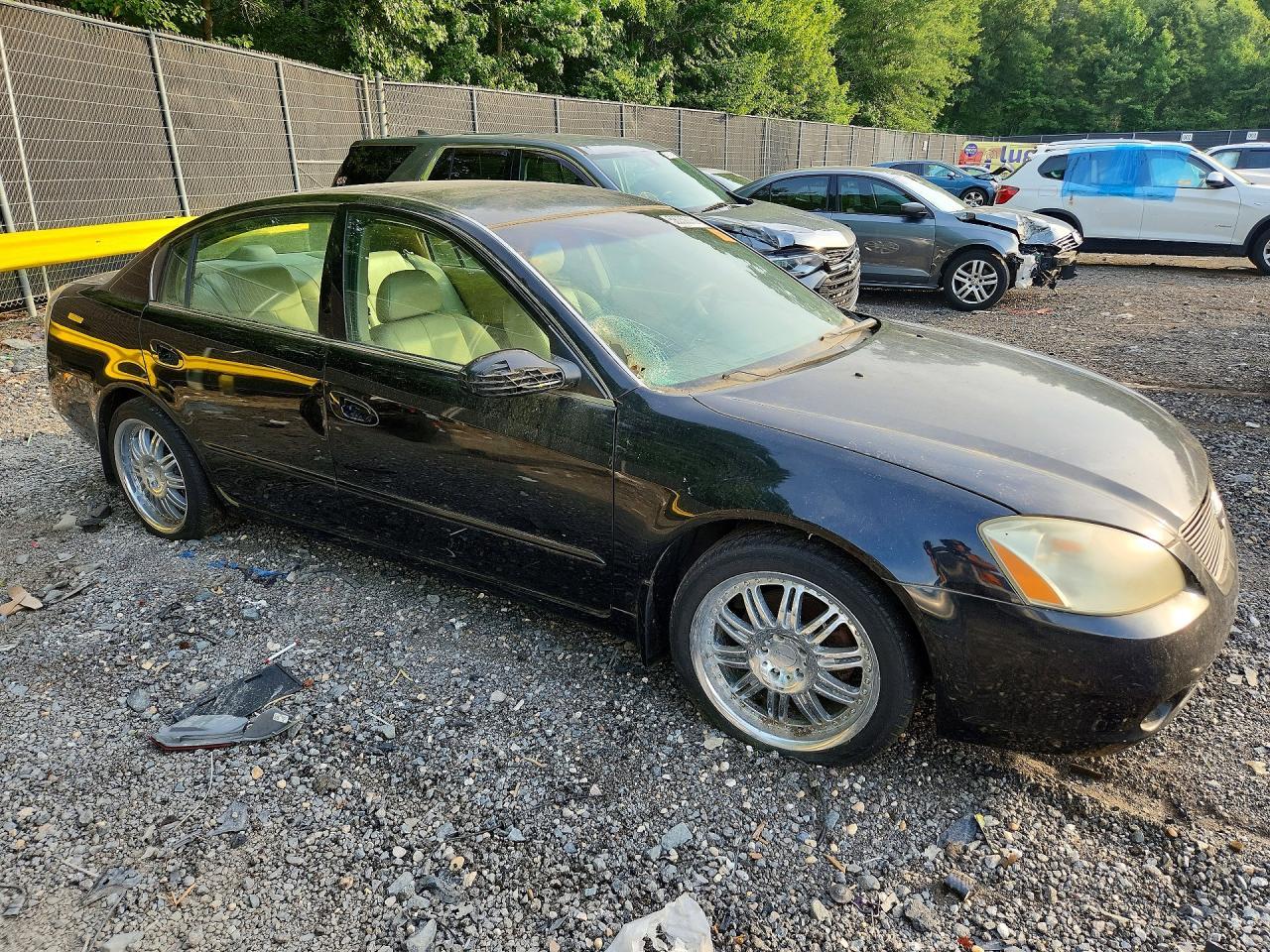 2002 Nissan Altima 2.5 - Image 4