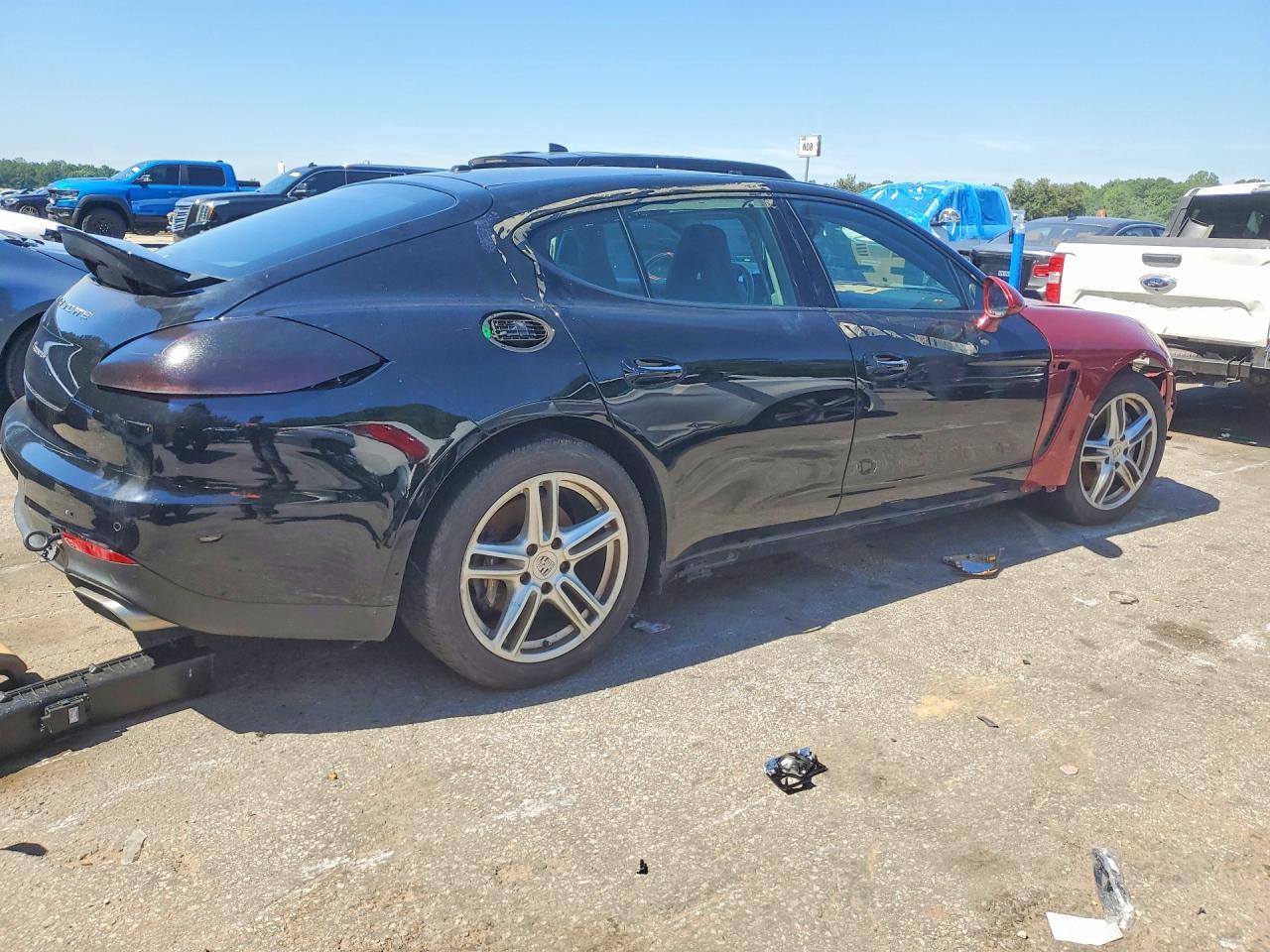 2014 Porsche Panamera 2 - Image 3