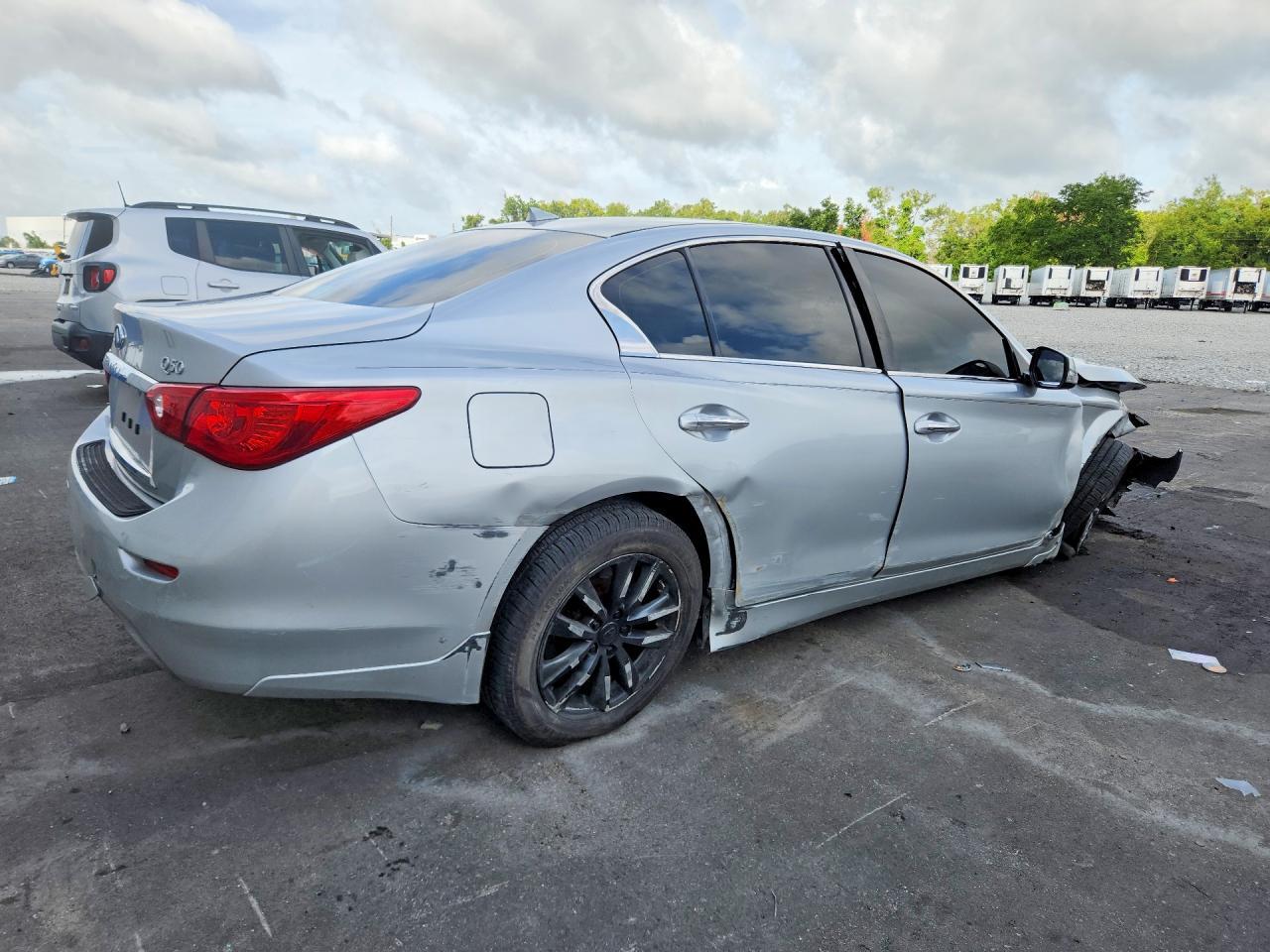 2015 Infiniti Q50 Premium - Фото 3