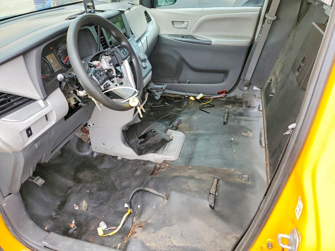 2017 Toyota Sienna L 7-Passenger - Фото 7