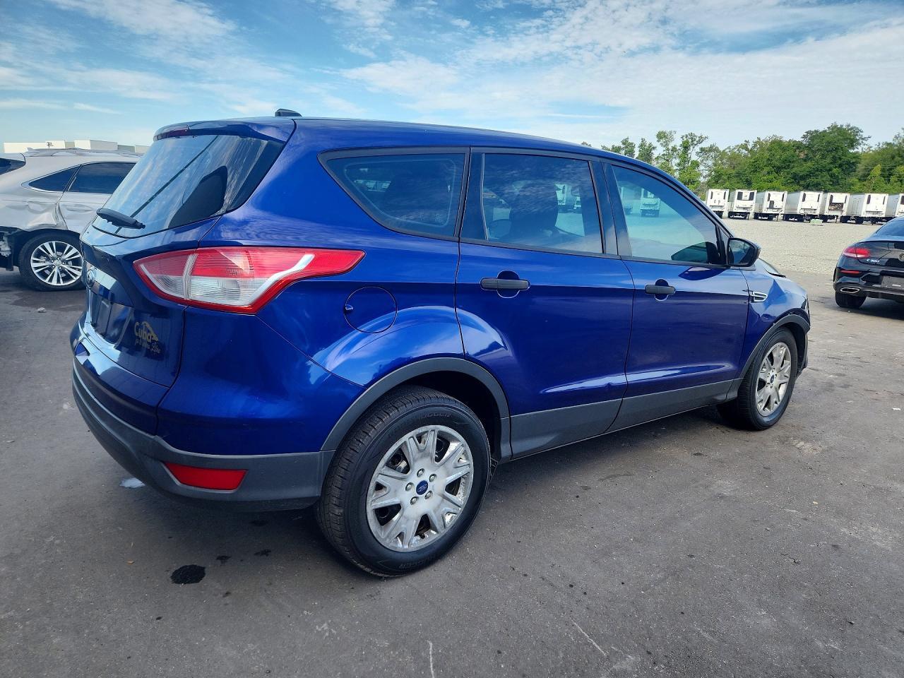 2014 Ford Escape S - Фото 3