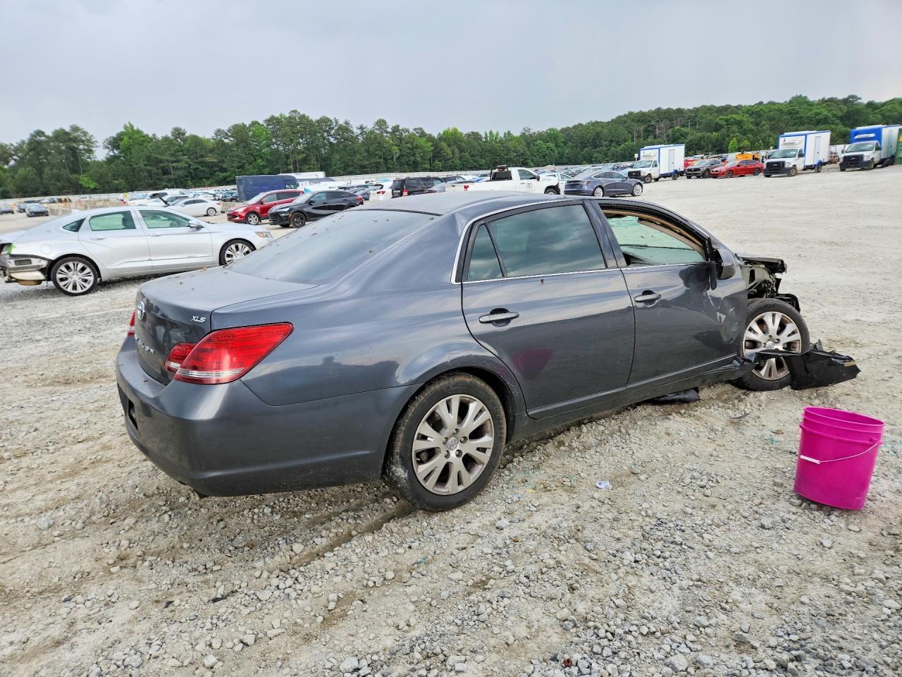 2008 Toyota Avalon Xls - Image 3