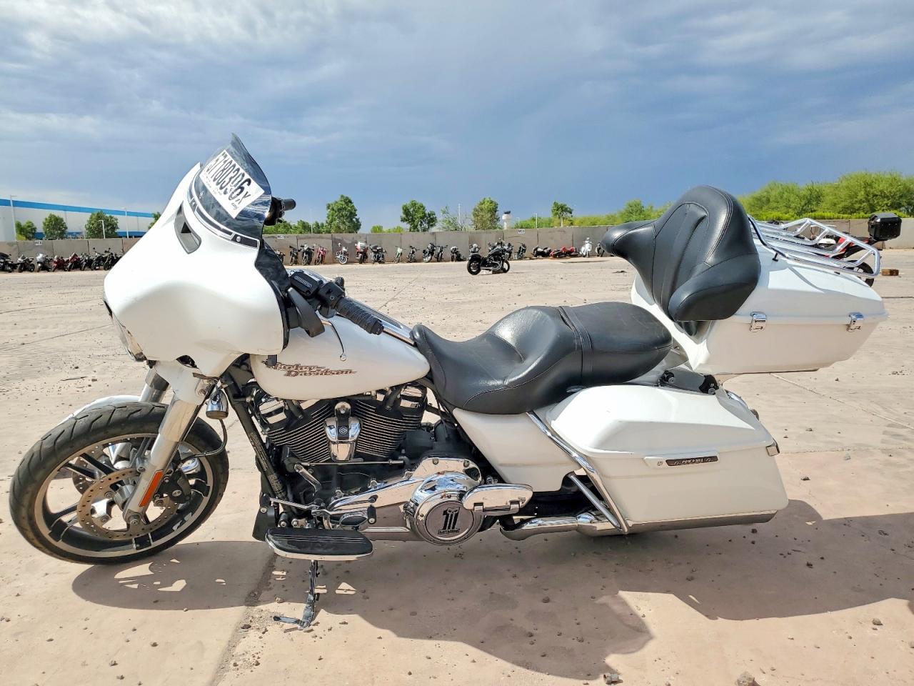 2017 Harley-Davidson Flhxs Street Glide Special - Фото 3