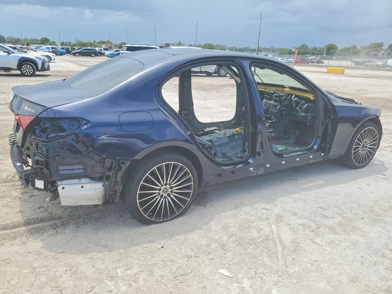 2023 Mercedes-Benz C 300 4Matic - Image 3