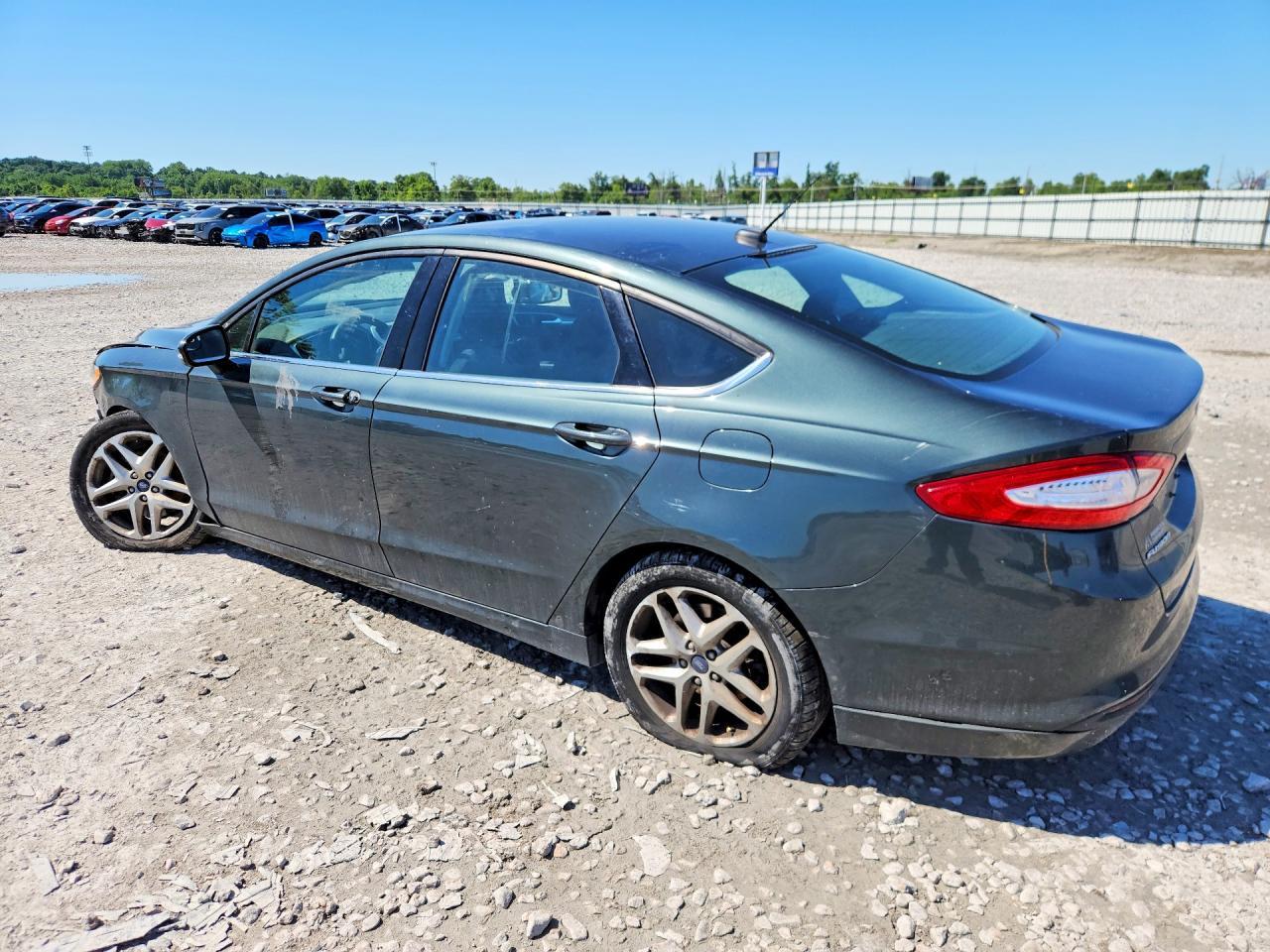 2015 Ford Fusion Se - Image 2