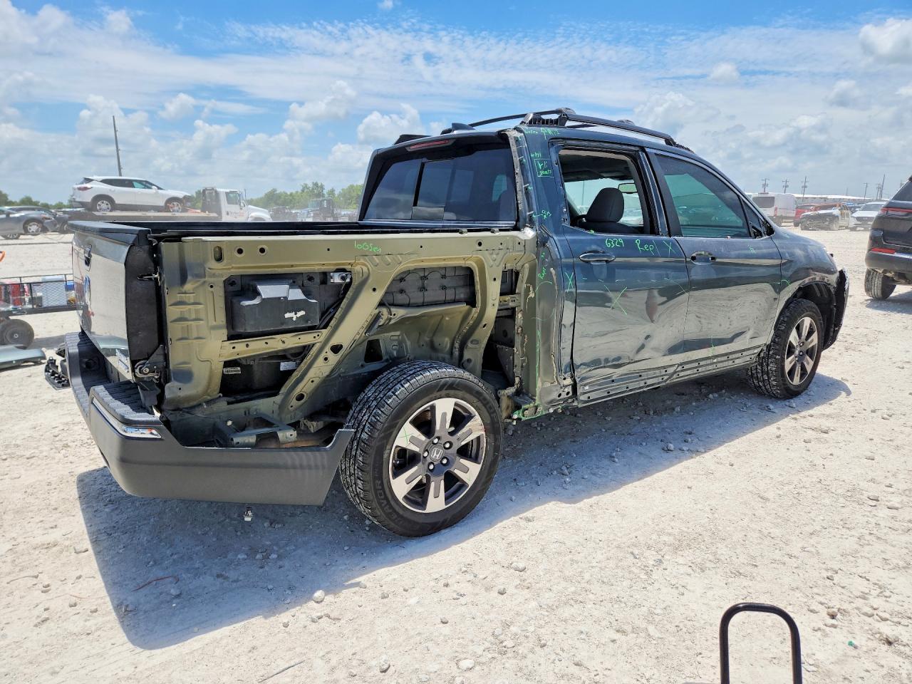 2019 Honda Ridgeline Rtl - Image 3