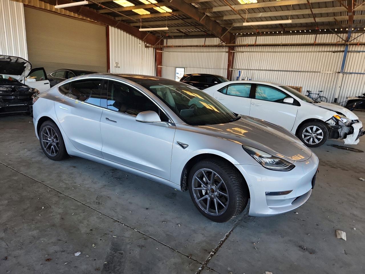 2018 Tesla Model 3 - Image 4