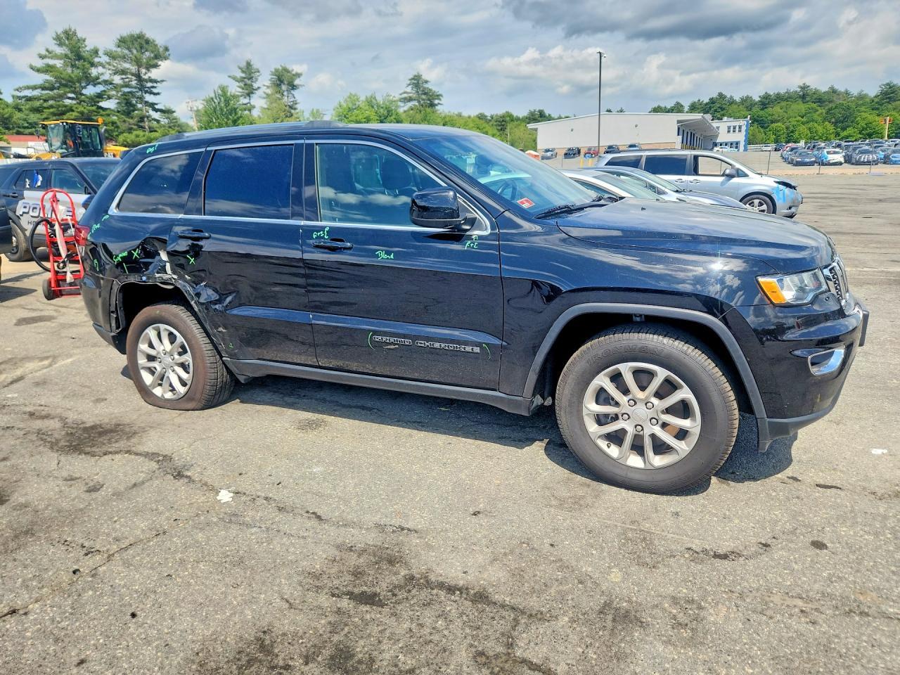 2021 Jeep Grand Cherokee Laredo - Image 4
