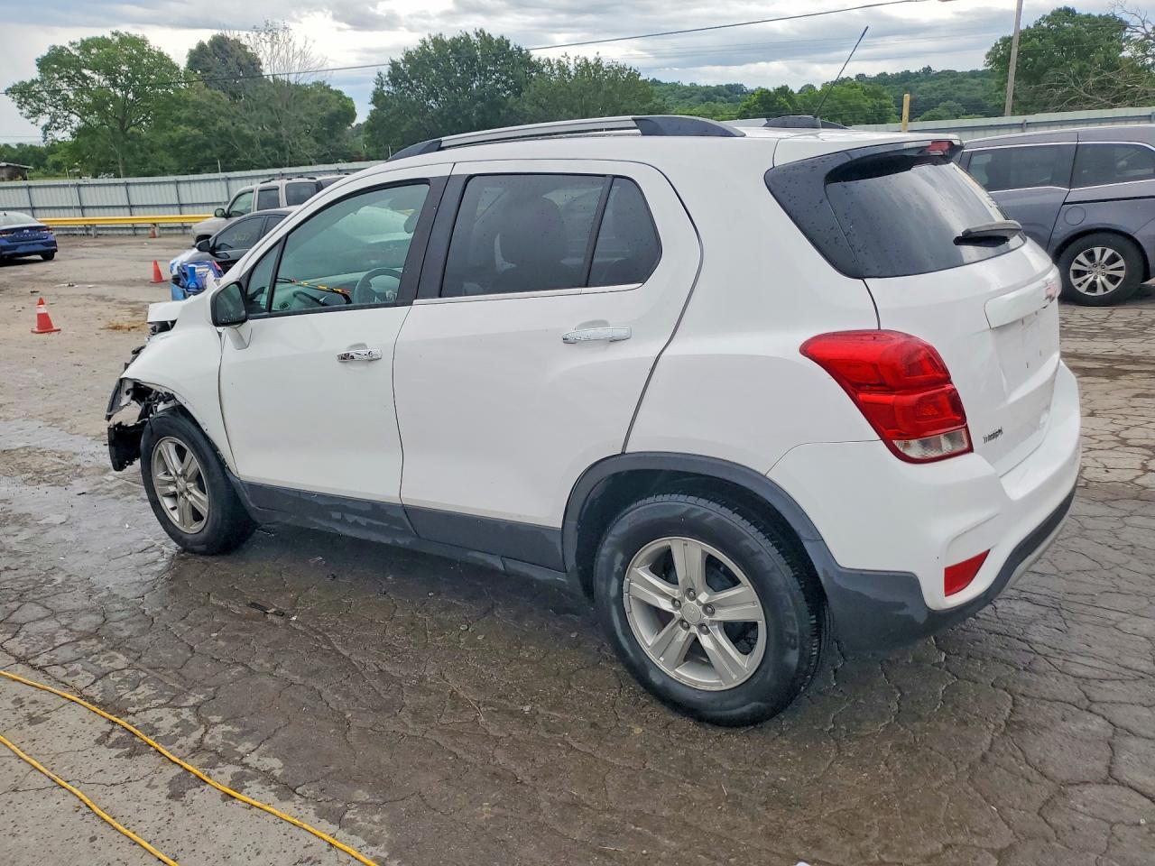 2020 Chevrolet Trax 1Lt - Image 2