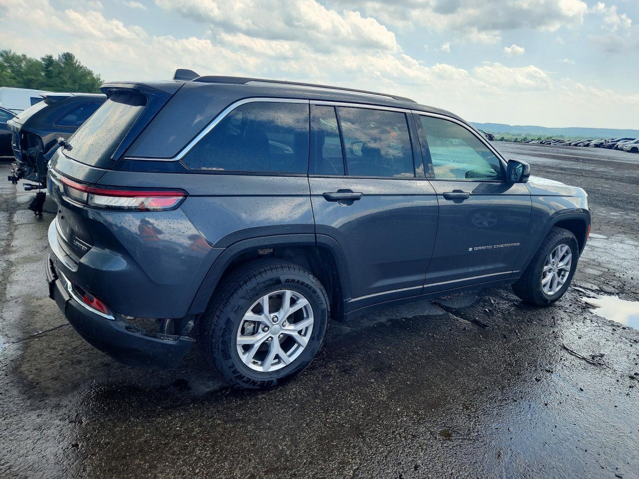 2022 Jeep Grand Cherokee Limited - Image 3